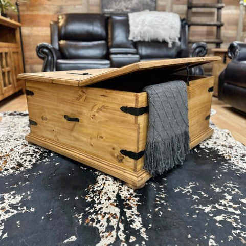 Stockyards Trunk Coffee Table – Rustic Furniture Depot